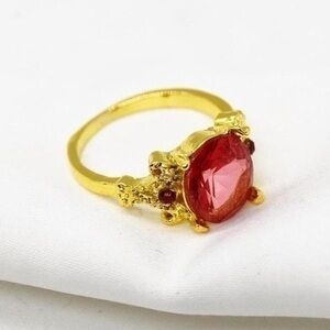 Red Crystal Ring - Gold Tone Size 7.5 Rhinestone Faux Diamond Jewelry